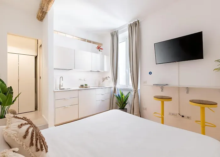 Cantoni 4B - Studio At Colosseum